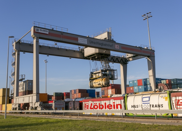 Gantry crane in Leipzig-Wahren terminal.